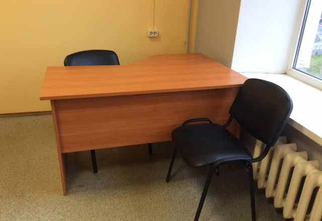 Офисные столы и стулья Дэфо
