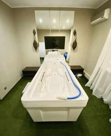 Профессиональная гидромассажная ванна &#171;Golfstream