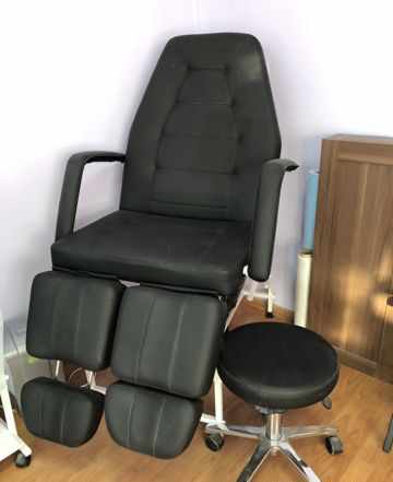 Педикюрное кресло-кушетка со стульчиком