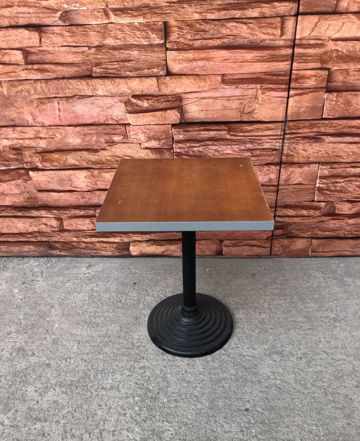 Столы для столовой и кафе