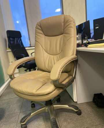Офисное кресло Чирман