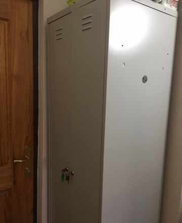 Шкаф металлический для хранения одежды