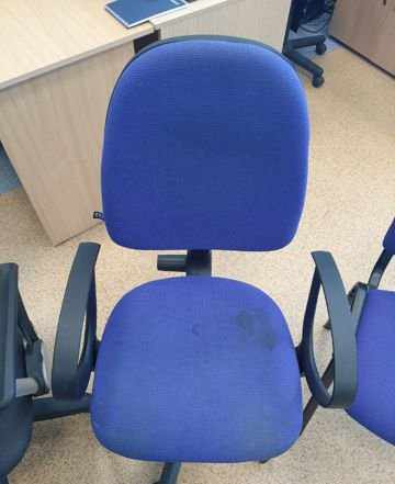 Офисное кресло стул