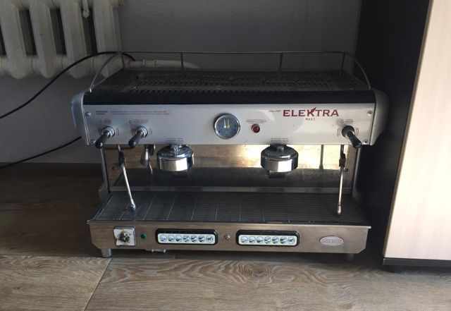 Продам профессиональную кофемашину Elektra Maxi