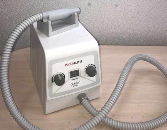 Педикюрный аппарат со встроенным пылесосом podomas