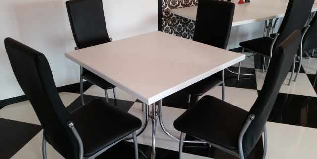  столы белые для кафе