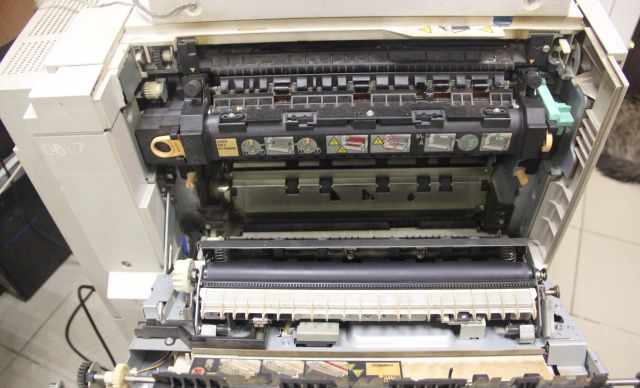 Принтер xerox phaser 7760DPX с финишором и лотками