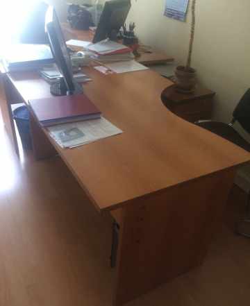 Офисные столы и стулья