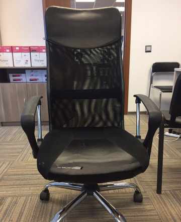 офисные кресла