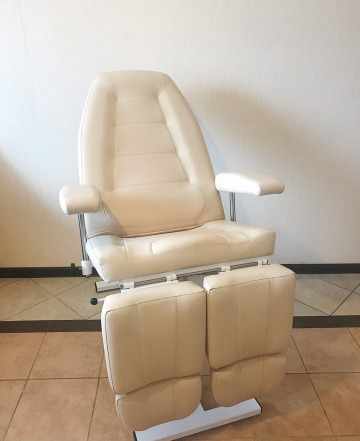 Педикюрное кресло,стул мастера,подставка для ванно