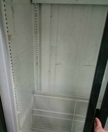 Витринный холодильник двухдверный