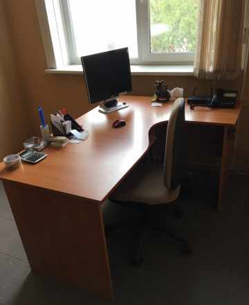 Мебель для офиса, кондиционер, столы