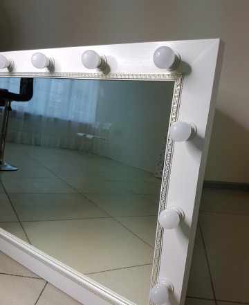Визажное (гримерное) зеркало с подсветкой