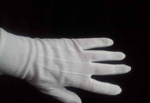 Белые парадные перчатки для официантов