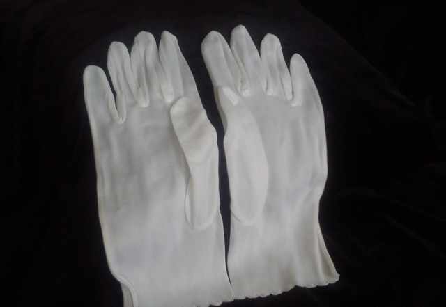Белые парадные перчатки для официантов
