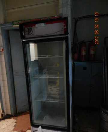 Холодильная витрина "Протек" и другое оборудование