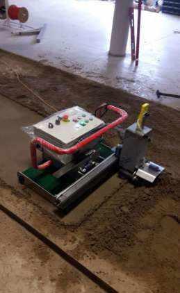 Робот для устраивания полусухой стяжки Floormaser