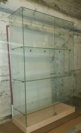 Стеклянная витрина 150х100х40 Б/у