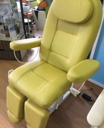 Педикюрное кресло и косметологическое кресло