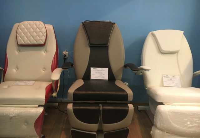 Педикюрное кресло и косметологическое кресло