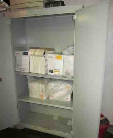 Металлический шкаф для документов