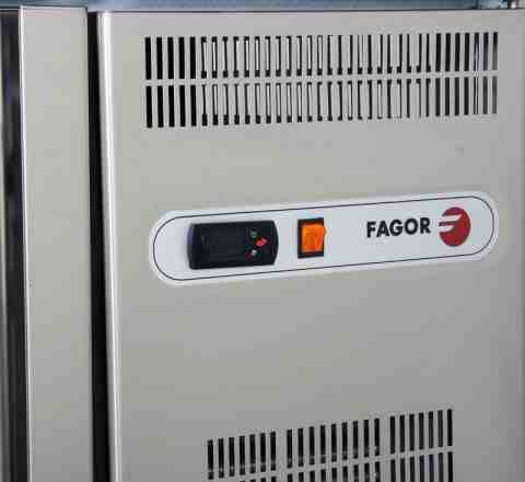 Стол холодильный Fagor