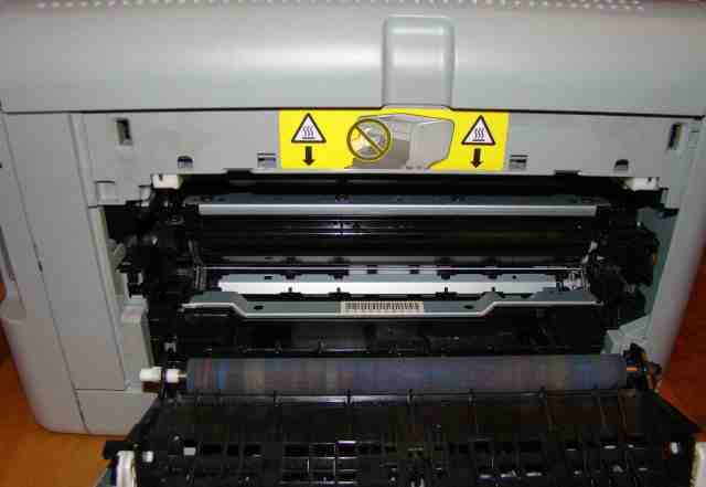 Лазерный принтер HP Color LaserJet CP1215