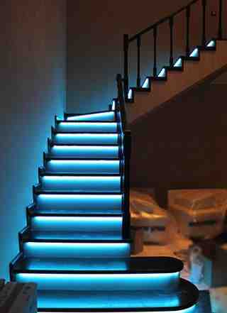 Автоматическая подсветка лестниц и дорожек