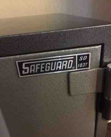 Сейф Safeguard SD 103 T