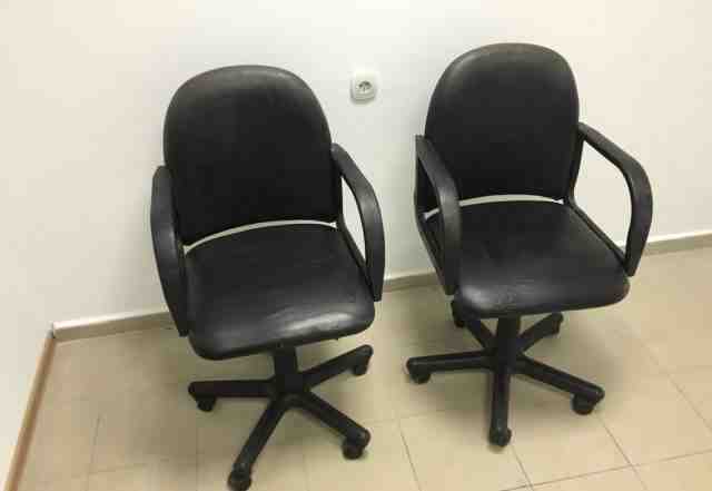  два кресла для парикмахерской