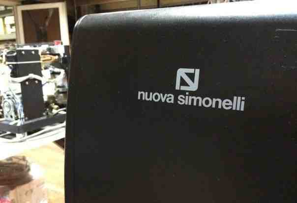 Кофемашина Nuova Simonelli MAC2000 1gr + кофемолка