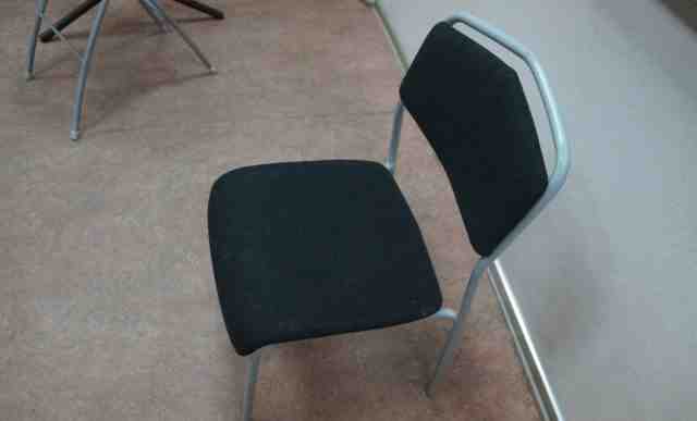 Офисные кресла/стулья для посетителей и участников