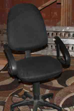 Офисное кресло для персонала б/у