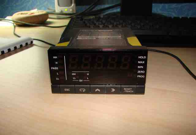 Omron K3NX-VD1A voltage input process meter