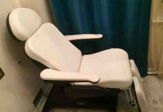 Педикюрное кресло Bentlon Silver - белое+ венге