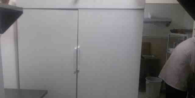 Промышленный холодильник для пищеблока, 1400 л