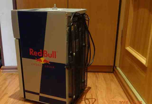 Мини холодильник Red Bull
