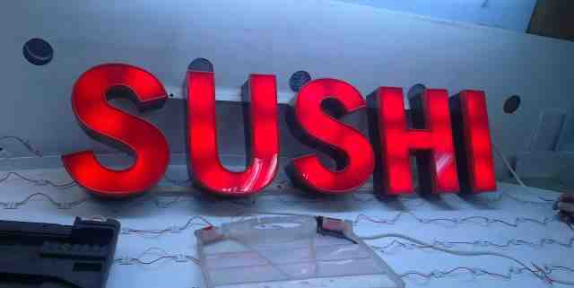 Вывеска "sushi" б/у на диодах