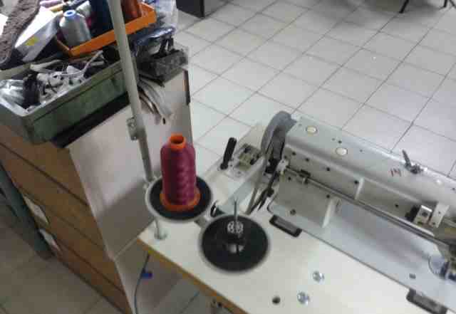 Производственная беспосадочная швейная машинка