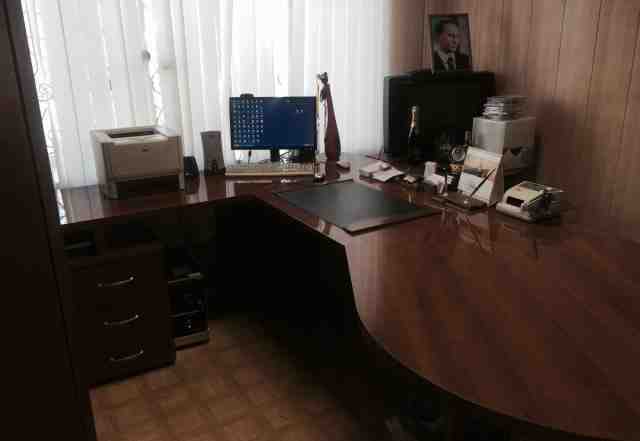 Офисные столы, шкаф (комплект)