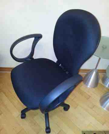 Кресло в офис сh-687axsn (черный пластик и ткань)