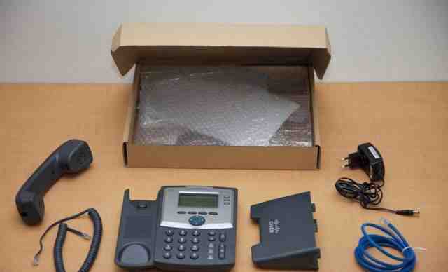 Cisco spa 303 3-line VoIP-телефон
