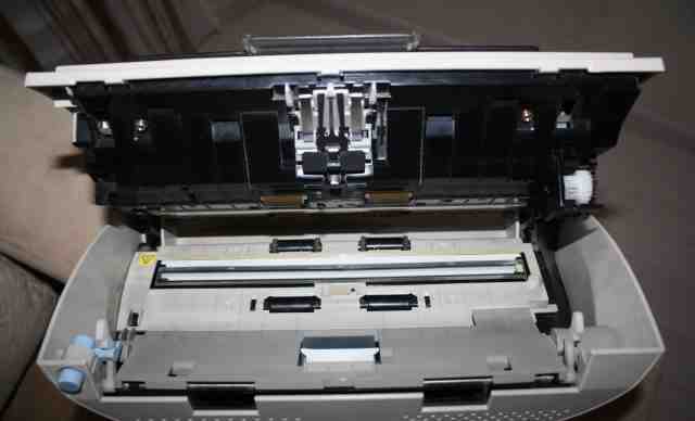 Поточный сканер Fujitsu fi-4120c