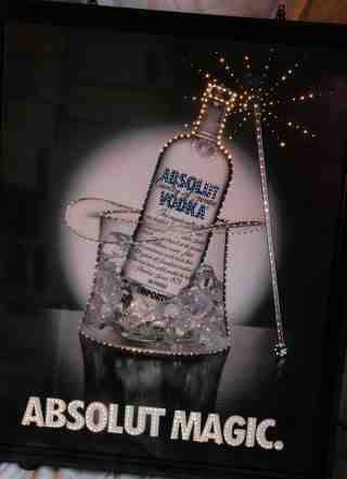 Световая вывеска-реклама "водка absolut"