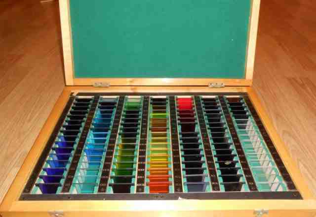 Набор образцов цветных оптических стекол