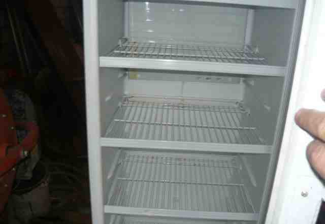 Холодильник для напитков или молочных продуктов