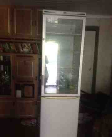  витрину-холодильник Ржакса
