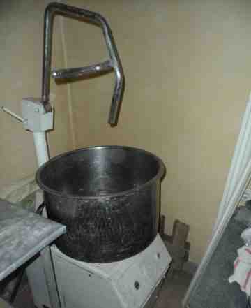 Печь и мешалка для изготовления лаваша