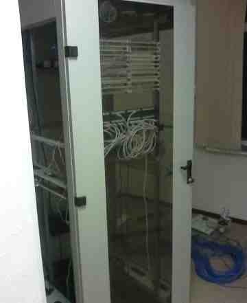 Серверный шкаф (2000x800мм)