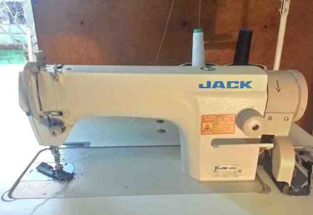 Промышленная швейная машина Jack co столом